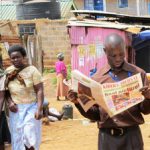 Jóvenes periodistas fundan periódico en zona de alto riesgo de África