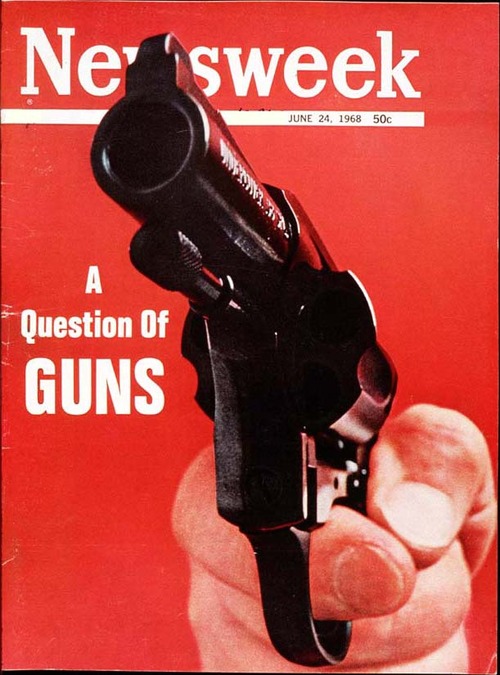 Newsweek reúne sus portadas sobre el uso de armas en . - Clases de  Periodismo
