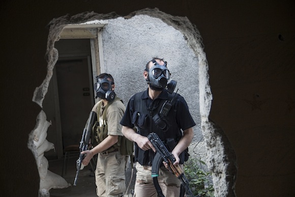 escotilla Pickering Lo dudo Fotógrafo gana premio por mostrar el uso de armas químicas en Siria -  Clases de Periodismo